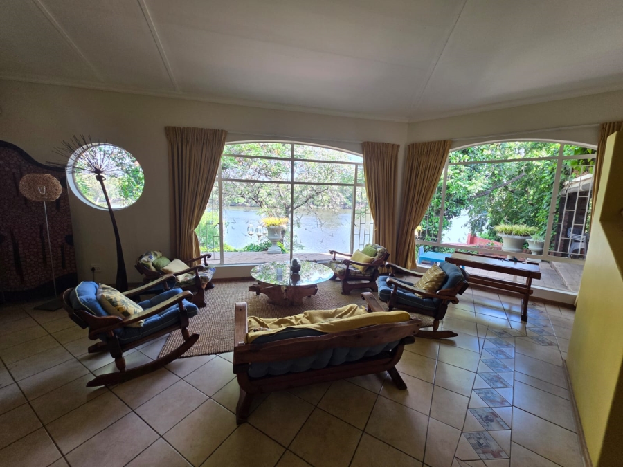 4 Bedroom Property for Sale in Lindequesdrif North West